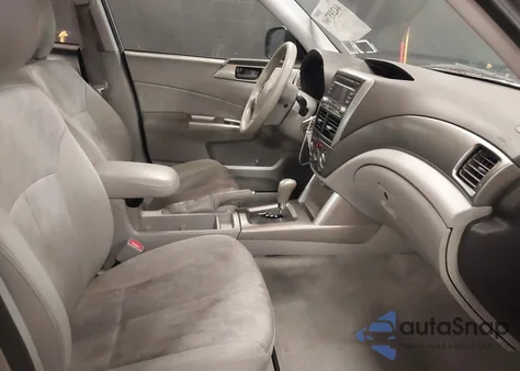 2010 Subaru Forester 2.5X z USA, uszkodzony, nr VIN JF2SH6BC1AH768375